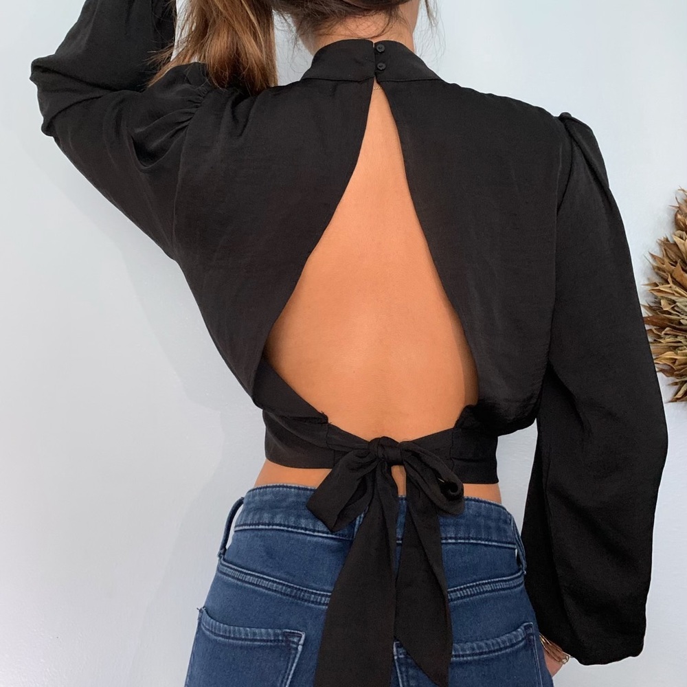 SUPER CUTE black, mock neck, backless blouse!